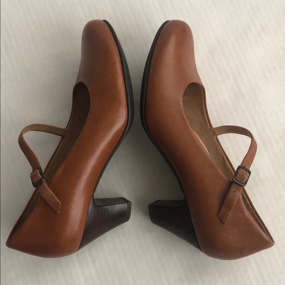 Brown Leather Mary Janes Umberto Raffini Heels Size 36